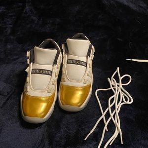 Retro 11 GOLD